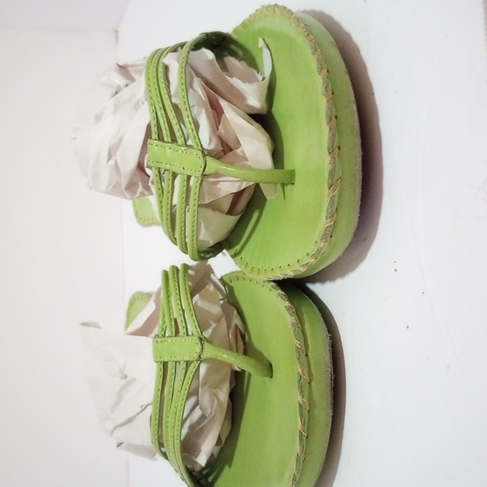Gianni Bini Lime Green leather strap sandals. Stitched design. Size 8 - Picture 7 of 9